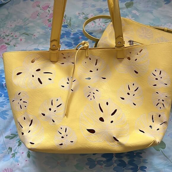 Desigual Handbag with Large Cosmetic Bag - Yellow Monstera Cutout - Picture 7 of 16